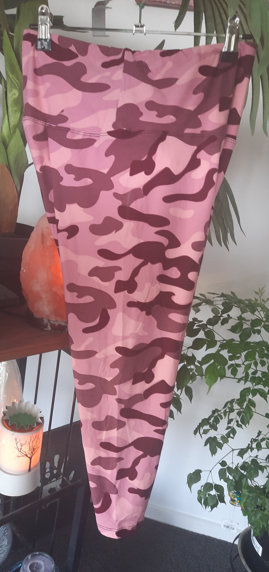 Pink Camo 3/4 Leggings Size M to L